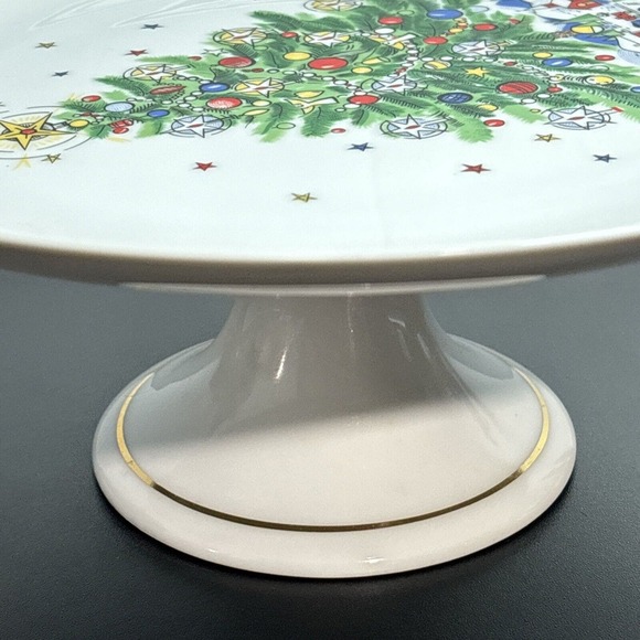 Christmas Eve by The Salem Collection pedestal cake plate - Picture 7 of 8